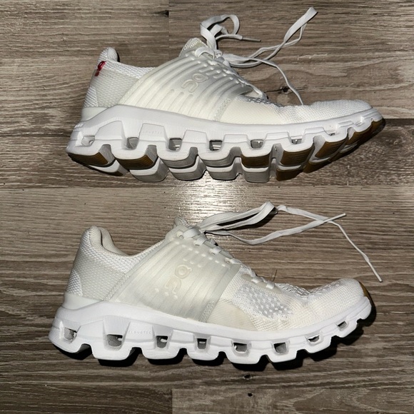 On Running White Sneakers Size 7 - Picture 4 of 8